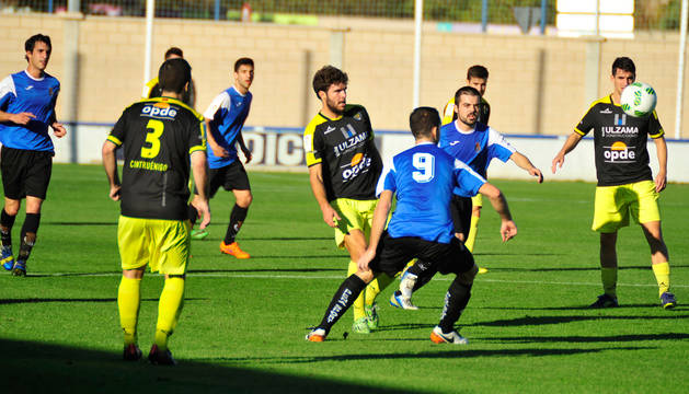 Imagen de un partido de esta temporada entre Peña Sport y Cirbonero, dos de los quince clubes navarros que forman parte de la CCT.