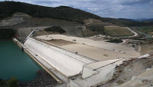 Obras del cuerpo de la nueva presa de recrecimiento del embalse de Yesa