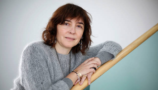 Imagen de la pamplonesa Cristina Cortés Viniegra, de 48 años, que atiende a niños en acogimiento familiar.
