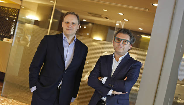 A la izquierda, el economista Daniel Lacalle junto al analista e inversor Marc Vidal.