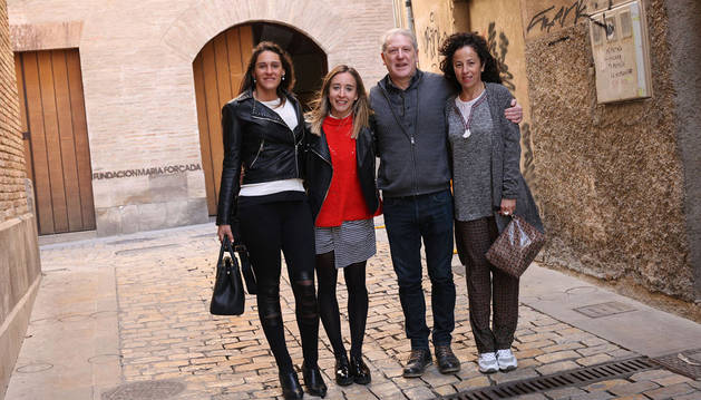 De izda. a dcha.: Patricia Ansorena Sánchez (Academia Dance Style), Ariadna Llusà Sanz (Escuela Ángel Martínez), Javier Gómez Vidal y Maite Sáenz Barco (Escuela de Arte y Superior de Diseño de Corella).