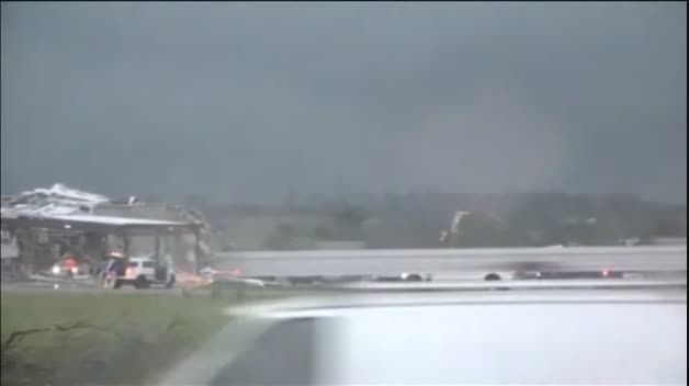 Varios tornados acaban con la vida de al menos cinco personas en el norte de Texas