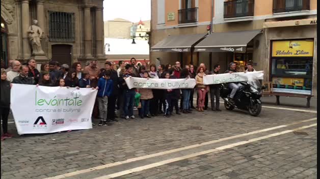 Concentración en Pamplona contra el acoso escolar