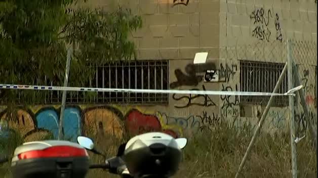 Consternación tras la muerte de un adolescente al caer de lo alto de un tejado