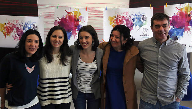 De izquierda a derecha: La senadora Idoia Villanueva; la diputada Ione Belarra, Irene Montero; Teresa Molinero y el diputado Eduardo Santos.