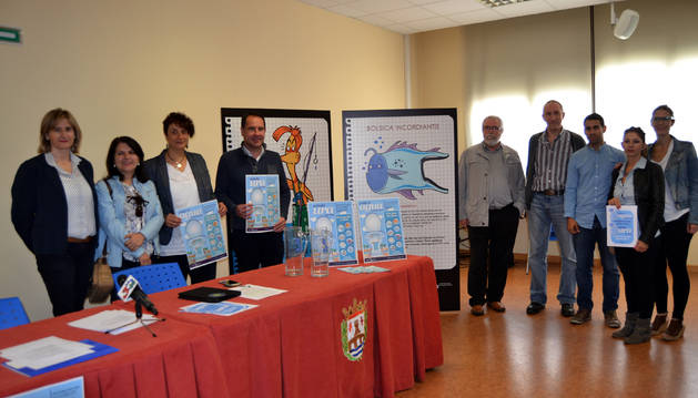 Representantes de Mancomunidad y de la Administración con los de los centros escolares de Lodosa.