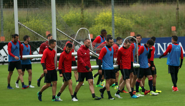 Los jugadores de Osasuna durante un entrenamiento de la semana pasada en Tajonar