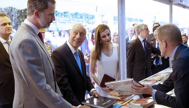 Los Reyes inauguran la Feria del Libro de Madrid