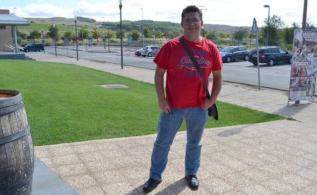 Imagen de José Antonio Pérez Martínez, presidente de la asociación de taxistas de la ribera, Atari.