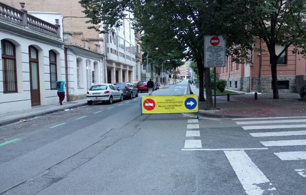 Primer día de los cambios de tráfico en el centro de Pamplona