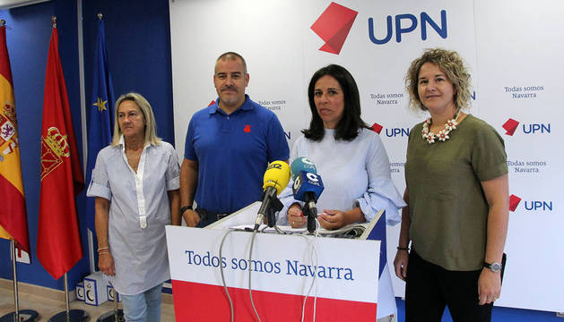 Foto de los ediles de UPN Anichu Agüera, Félix Zapatero, Natalia Castro y Gloria González.