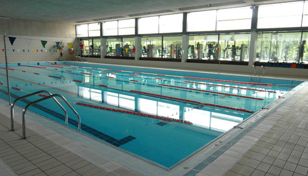 El Ayuntamiento espera poder abrir la piscina cubierta al público en los próximos días.