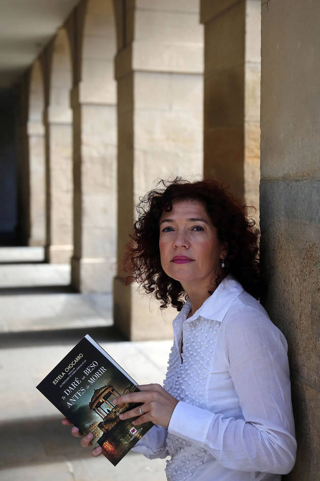 Estela Chocarro Bujanda presenta su nueva novela en el Club de Lectura de Diario de Navarra.
