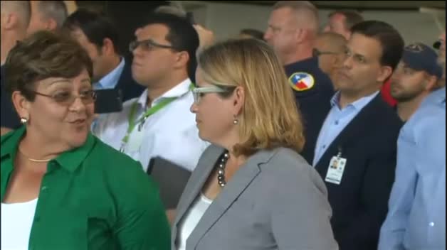 Donald Trump visita Puerto Rico rodeado de polémica