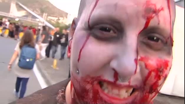 Los zombis más terroríficos invaden las calles de Sitges