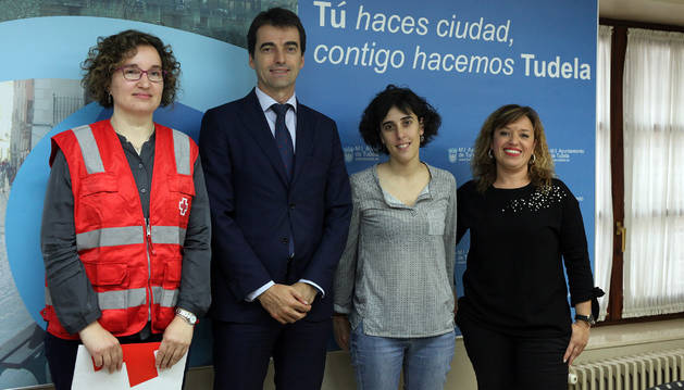 De izda., a dcha., Cristina Medina, José Antonio Lahoz, Marisa Marqués y Silvia Cepas.
