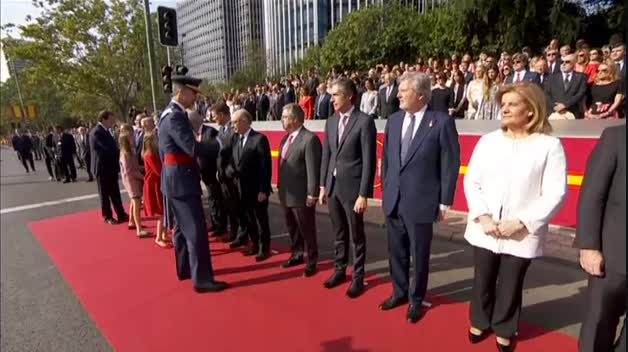 Los reyes presiden el desfile del Día de la Hispanidad con la crisis independentista de fondo