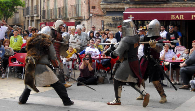 Los Caballeros de la Orden de la Jarra mostraron a los asistentes los secretos de los combates medievales.
