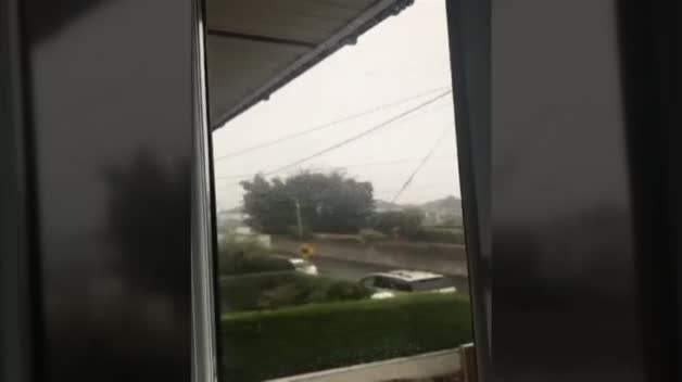 El huracán 'Ophelia' llega a Irlanda y causa 3 víctimas mortales