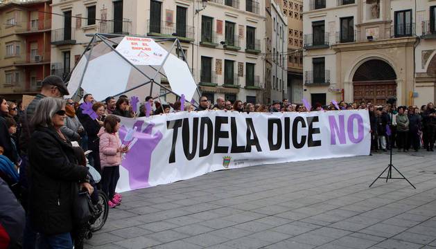 La Ribera se manifiesta contra la violencia de género