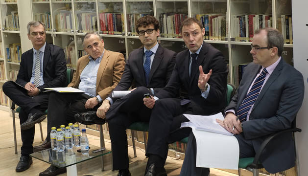 foto de Ponentes que participan en el foro de debate DN en Vivo sobre la repercusión en las empresas de la reforma fiscal.