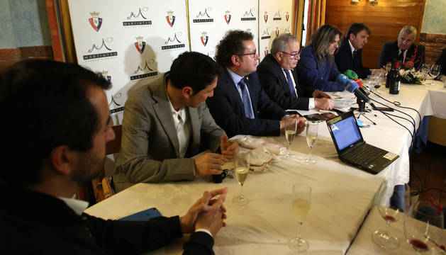 El encuentro de la directiva osasunista con los medios en el Asador Martintxo
