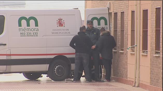 Mata a su mujer con un arma blanca delante de sus tres hijos