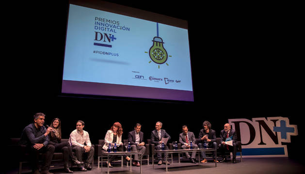 Integrantes de la mesa redonda de la primera edición de los Premios de Innovación Digital DN+ celebrada en Baluarte.