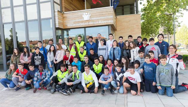Foto de los 'embajadores' de cada uno de los cuatro centros riberos participantes en el Proyecto STARS y autoridades posaron juntos durante la jornada de ayer.