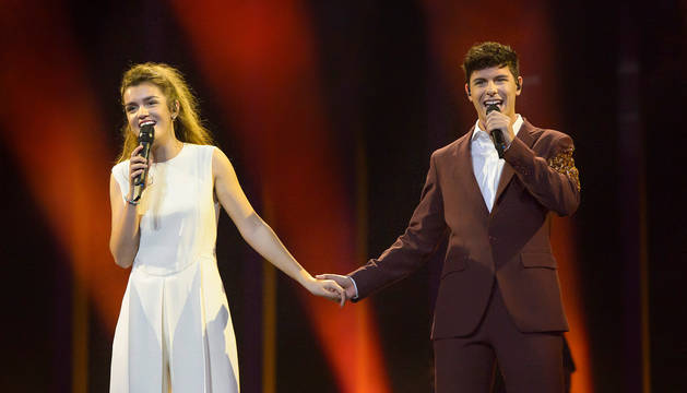 Amaia Romero y Alfred García: su visita a Lisboa y su primer ensayo en el Altice Arena para Eurovisión