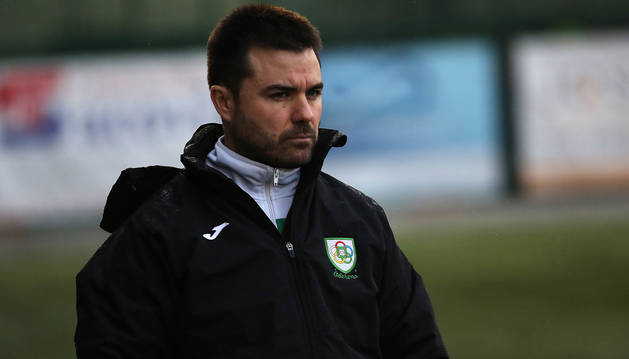 Íñigo Ardanaz es el entrenador de Oberena, equipo que lucha por la permanencia.