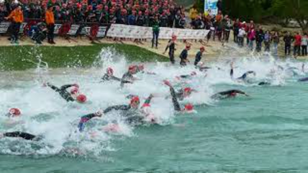 Salida de la Half Triatlón Pamplona-Iruña