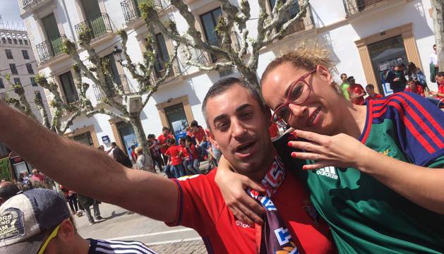 Seguidores de Osasuna, antes del partido en Soria