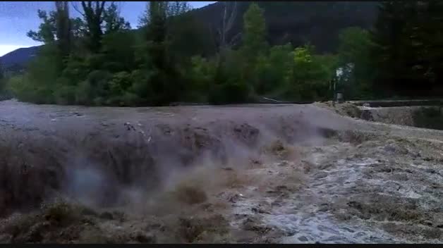 El río Esca a su paso por el valle de Roncal