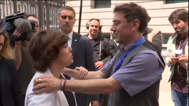 Monedero anima a Sáenz de Santamaría: "Me alegro de que os vayáis, pero adelante"