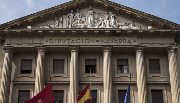 Fachada del Palacio de Navarra