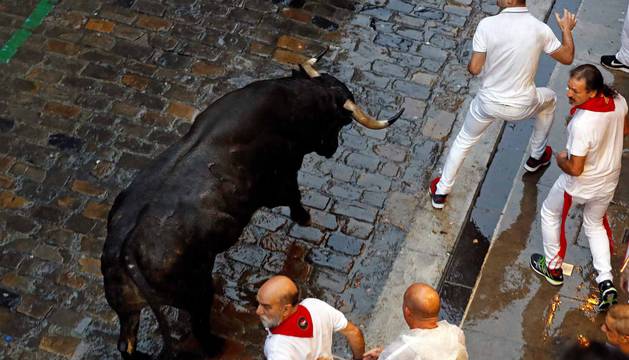 Fotos del segundo encierro de San Fermín 2018