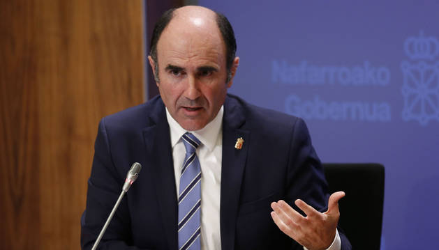 El vicepresidente Manu Ayerdi, en una rueda de prensa sobre el TAV, en el Palacio de Navarra.
