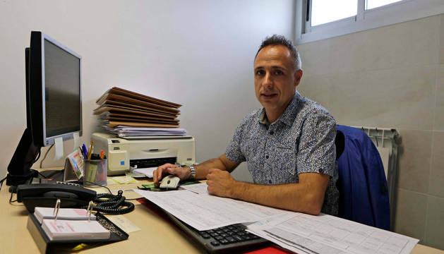 Eduardo Zubiri, nutricionista que lleva 12 años en Osasuna, en su despacho situado en las instalaciones de Tajonar.