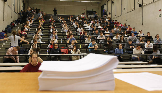 Alumnos realizando el pasado mes de junio uno de los exámenes de acceso a la Universidad.