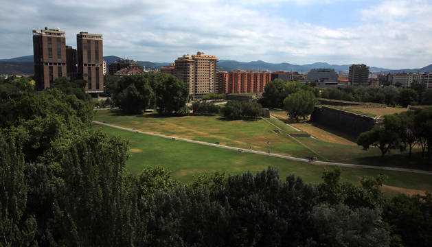 Imagen de la Vuelta del Castillo, entre la avenida de Pío XII y la del Ejército.