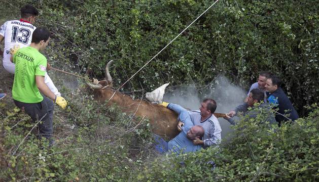 Imágenes del sexto encierro del Pilón de las fiestas de Falces 2018, 17 de agosto