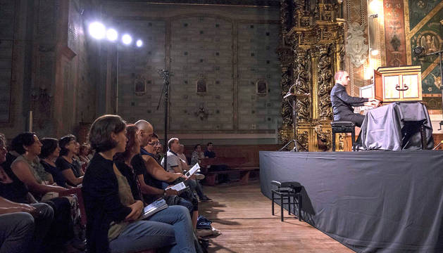 Actuación de Juan de la Rubia con el claviórgano en la 49ª Semana de Música Antigua de Estella.