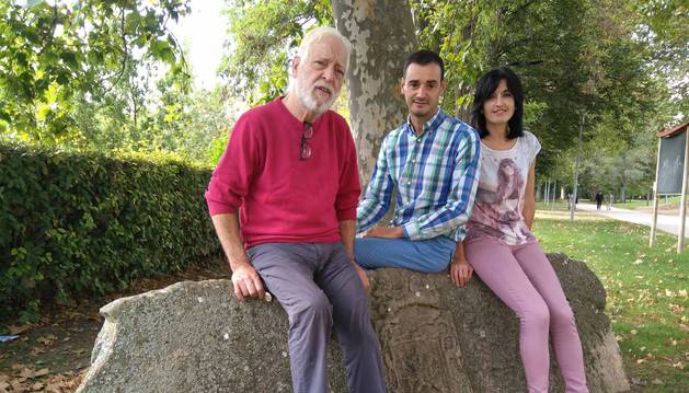 Desde la izquierda, Javier Arnedillo 'Cacho', Alberto Echegaray e Idoia Aramendia, en Los Llanos de Estella