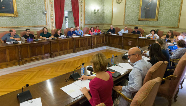 Un momento del pleno que se celebró este lunes por la tarde en el Ayuntamiento de Tudela.