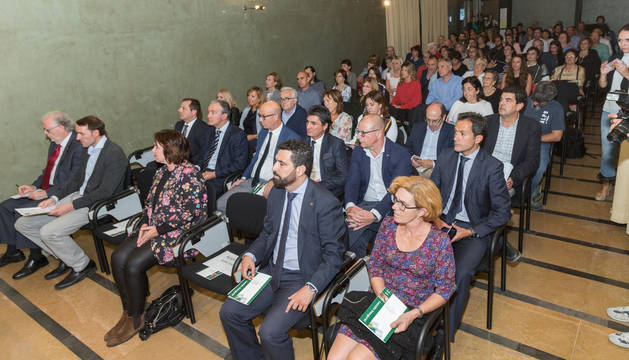Asistentes al acto de apertura del curso del centro de la UNED de la capital ribera.