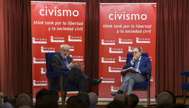 Florentino Portero y Juan José Toribio durante el debate sobre proteccionismo y globlalización organizado por Civismo.