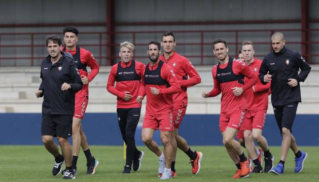 La mayoría de jugadores titulares que compitieron en La Romareda, este martes en la sesión de recuperación.