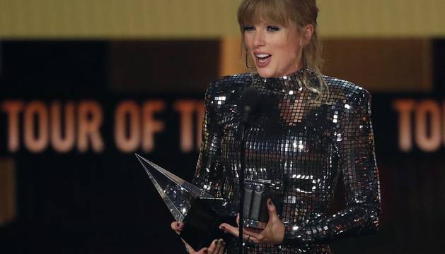 Taylor Swift y Camila Cabello, protagonistas en los American Music Awards.