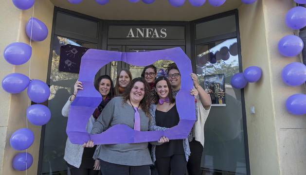 Las trabajadoras de Anfas Estella Elena Aribe Muro, Miriam Maestu Tortajada, María Bayo González, Estíbaliz Martínez de Baroja Hortaleza, Beatriz Yerro Izco y Sandra Garde Murguialday.